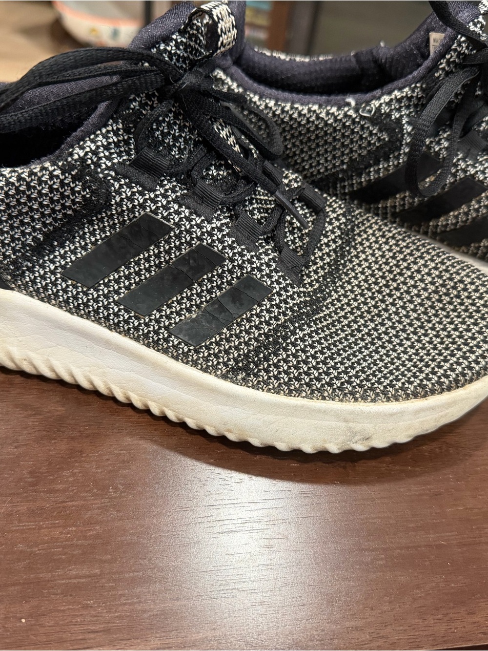 Adidas Men’s Size 7Black and White Clousform Sneakers